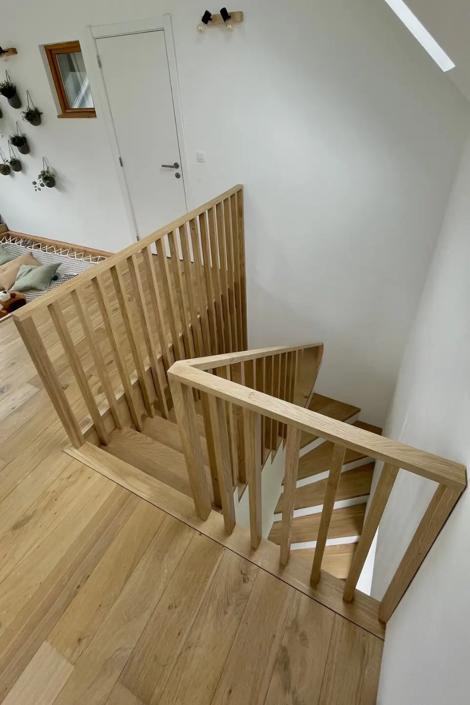 Escalier 2/4 tournant en Chêne