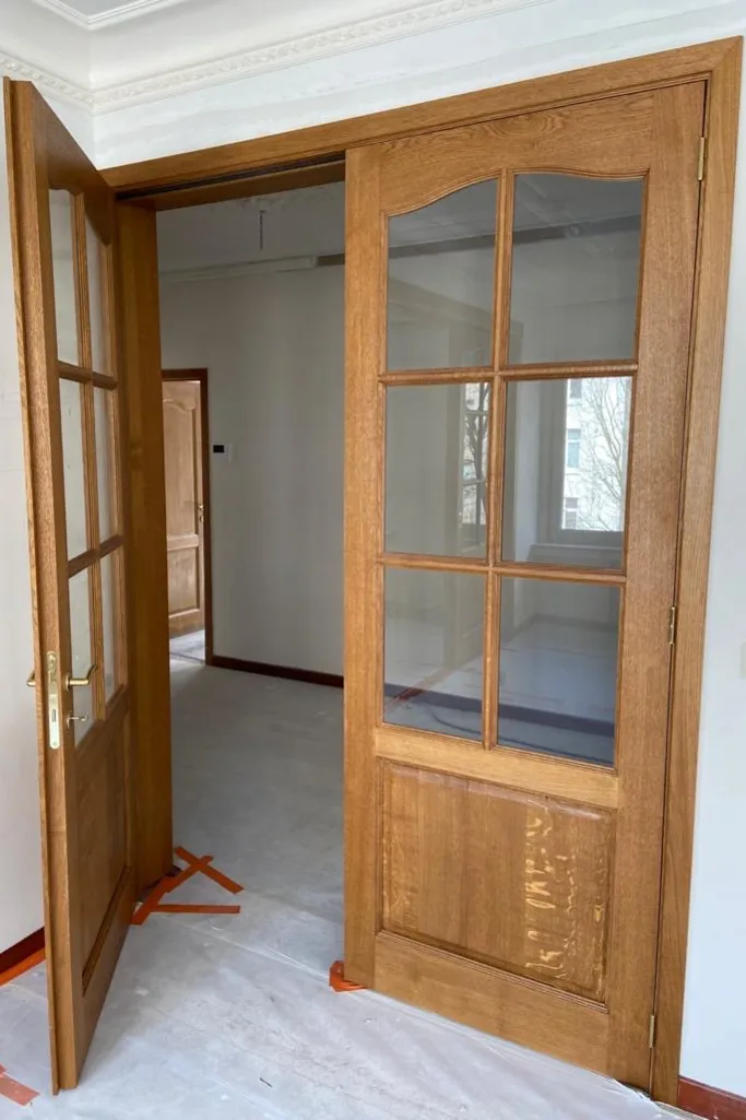 Double porte intérieur en Chêne teinté avec chapeau de gendarme