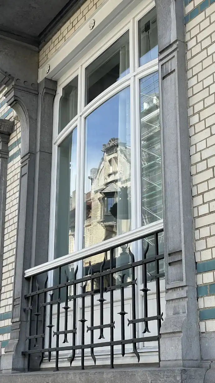 Châssis blanc style art nouveau