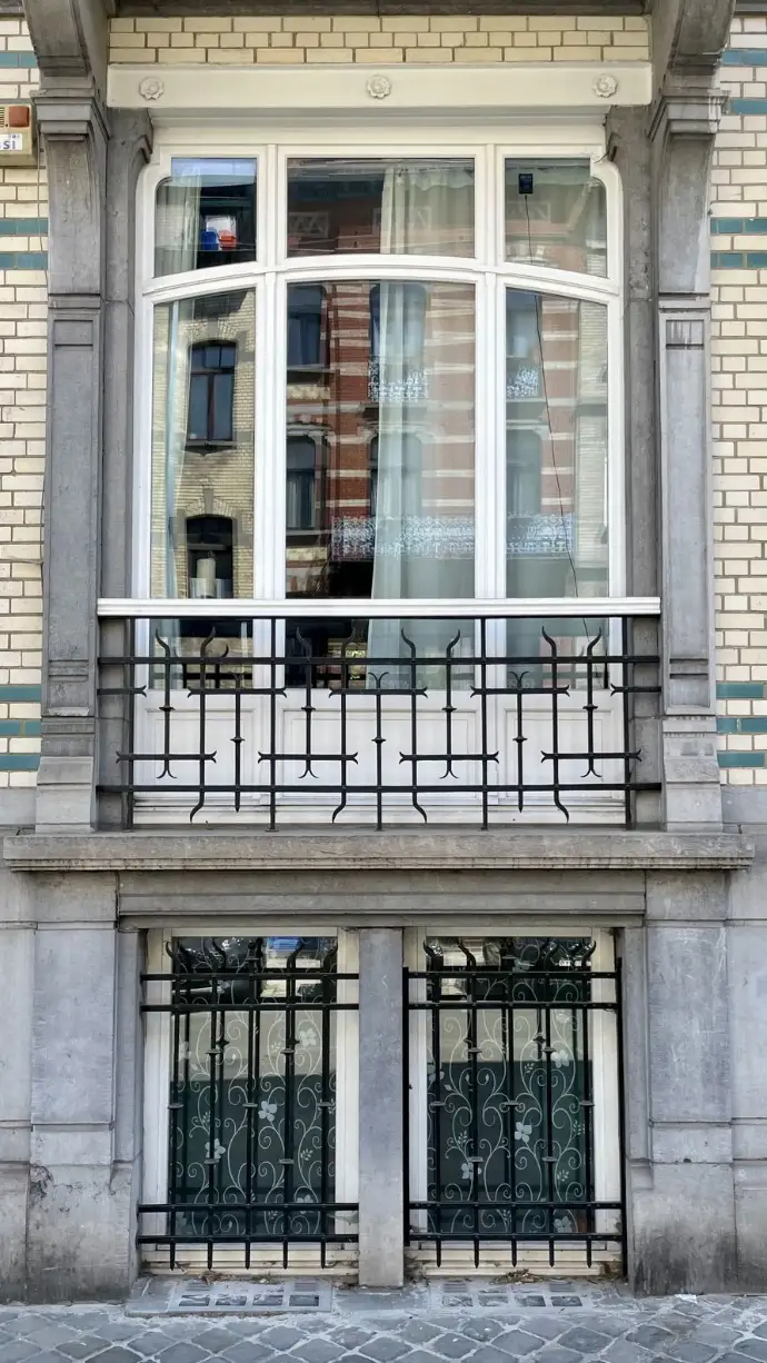 Châssis blanc style art nouveau