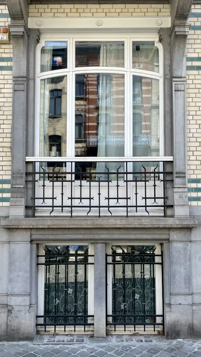 Châssis blanc style art nouveau