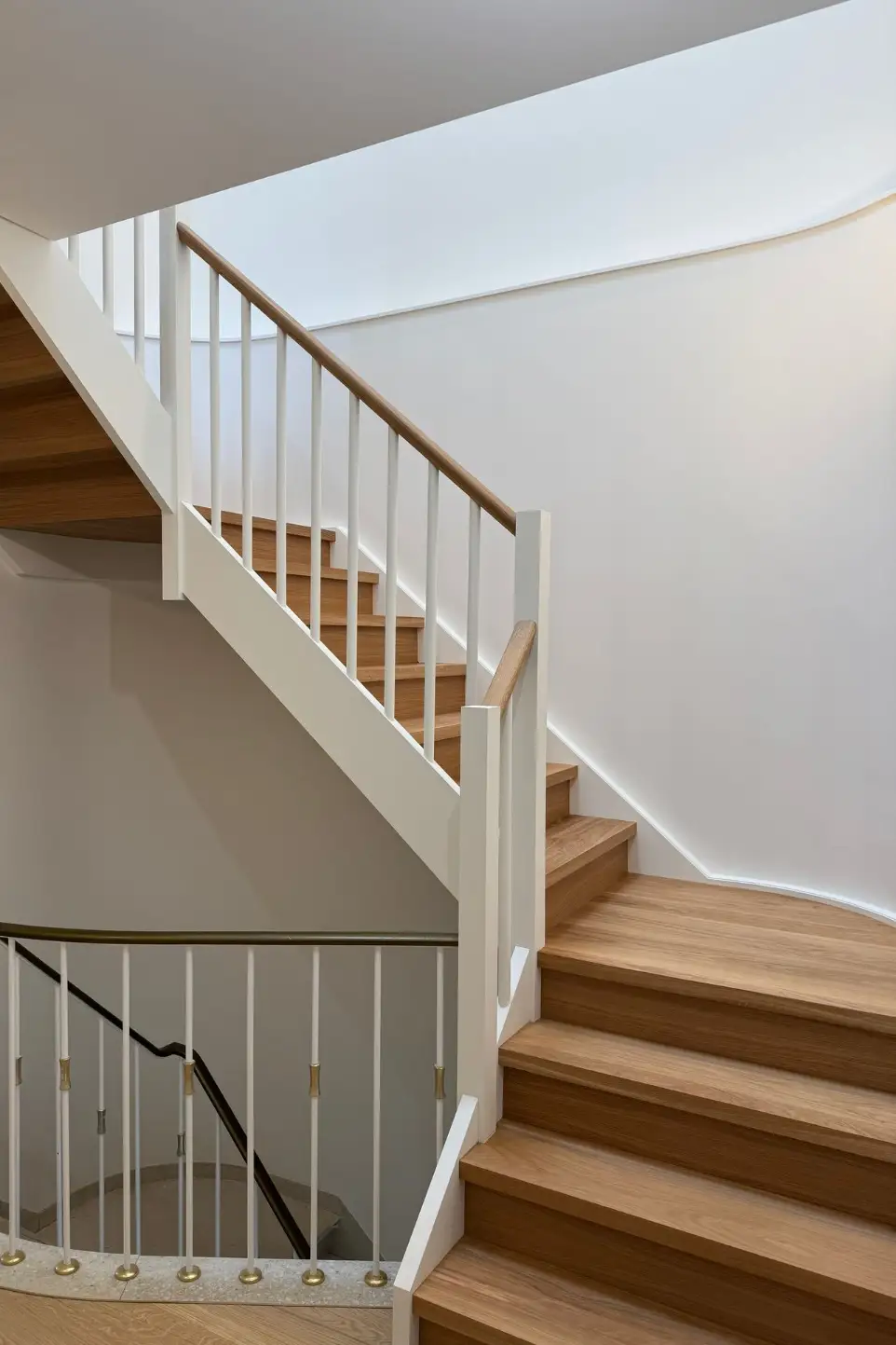 Escalier courbe 2/4 tournant en Chêne