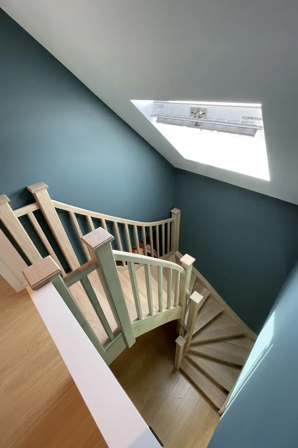 Escalier 2/4 tournant en Chêne