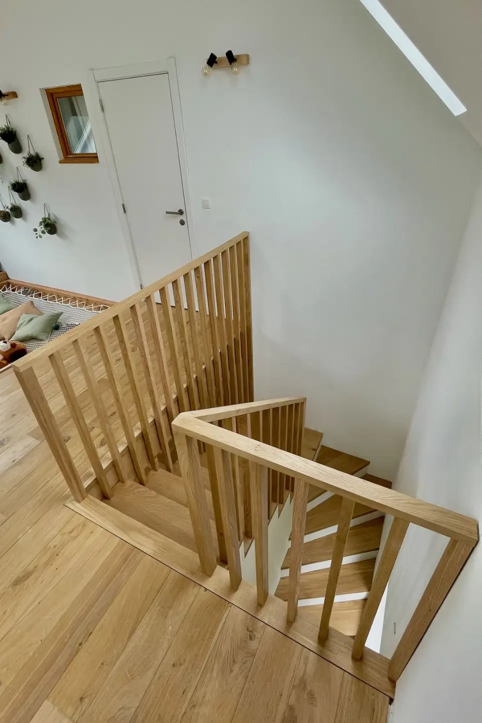 Escalier 2/4 tournant en Chêne