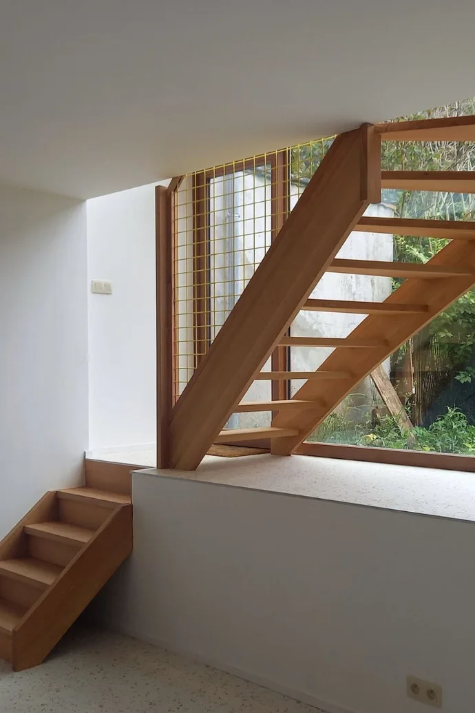 Escalier en hêtre sur mesure réalisé par Bois Intemporel